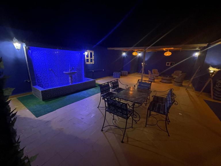 Appartement privé équipé avec rooftop pour 4 personnes - Bed and Breakfast Amizmiz