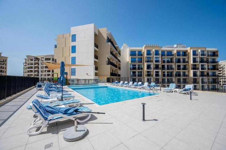Private Beach 1BR-Yacht Club-Work Space-Pool-Gym - Bed and Breakfast Ras Al Khaimah