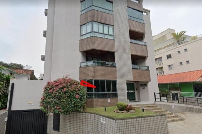 Apartamento 3 quartos com ar a 150 metros praia de Bombas - B&B Bombinhas