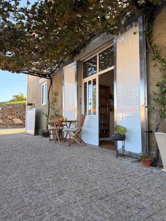 Casa Do Cruzeiro Apartment - Chambres d'hôtes Armamar
