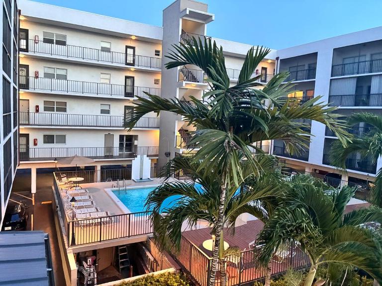 Beach Apartment - B&B Sunny Isles Beach