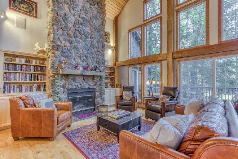 Lazy Bear Lodge · Spacious 6BR Lodge with Chef's Kitchen, Hot Tub, Golf Views and more - Ferienwohnung Mount Hood Villages