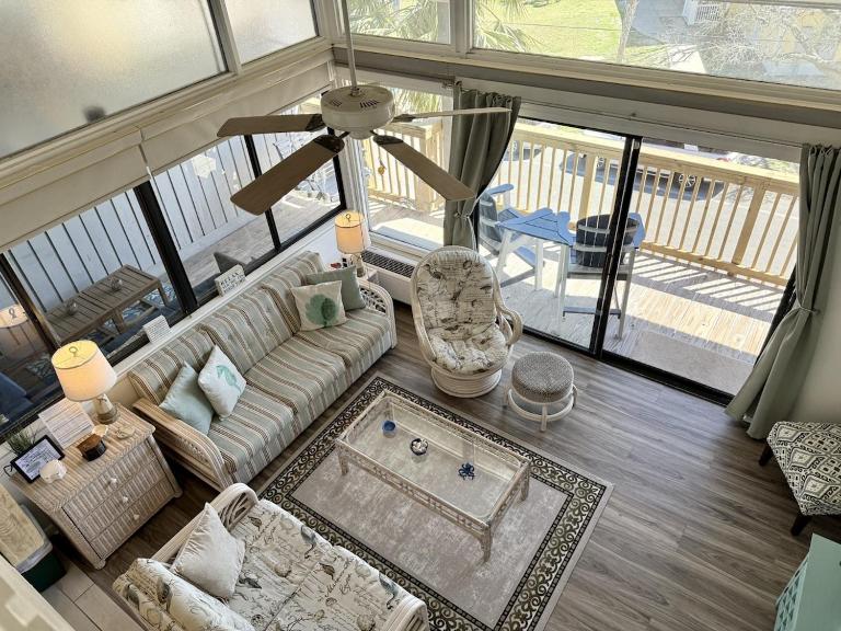 323 Beautiful Gulf and Park Views - B&B Cedar Key