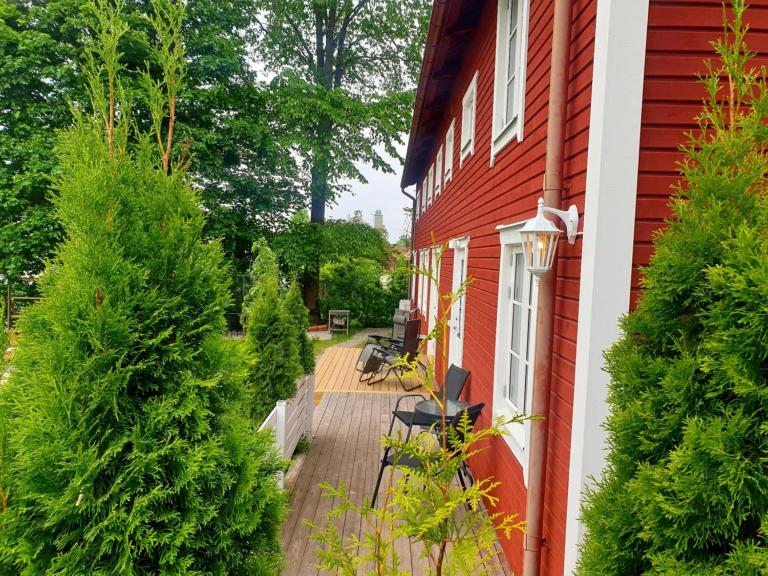 Semesterlägenheter 150m till Vänern - B&B Åmål