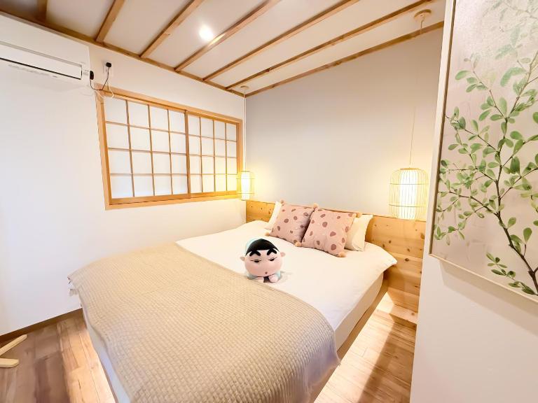 Tsuruhashi 2F Cute Character Style &3 Bedroom Apt for 6 &Near Enba Natural Onsen &Direct to Namba Nara USJ Nipponbashi - Bed and Breakfast Osaka