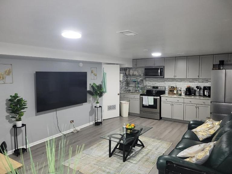Garden Apartment Near Northwestern - Ferienwohnung Evanston