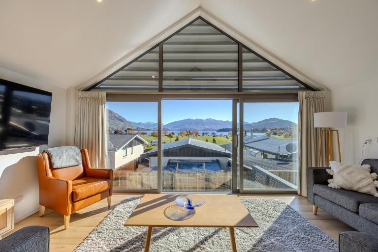 Aspiring View Apartments - Modern Luxury, 3-BRM, 3-BTH - 2 Min Walk to Lake & Town - B&B Wanaka