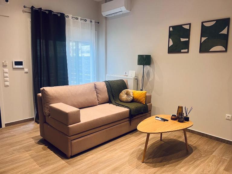 Hodos Luxury APT 2 near ATH-Airport - B&B Markópoulo