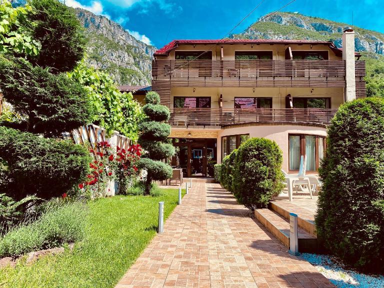 Pensiunea JOJO2 - B&B Băile Herculane