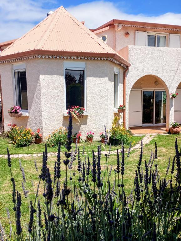 Villa Bella avec piscine chauffée Plaine des Cafres - Bed and Breakfast Le Tampon