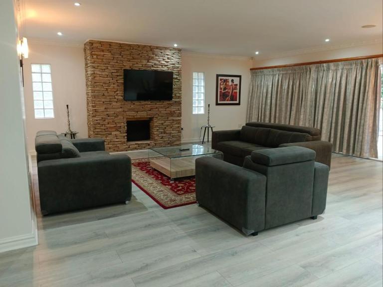 Pioneer Guest House - Bed and Breakfast Kloof