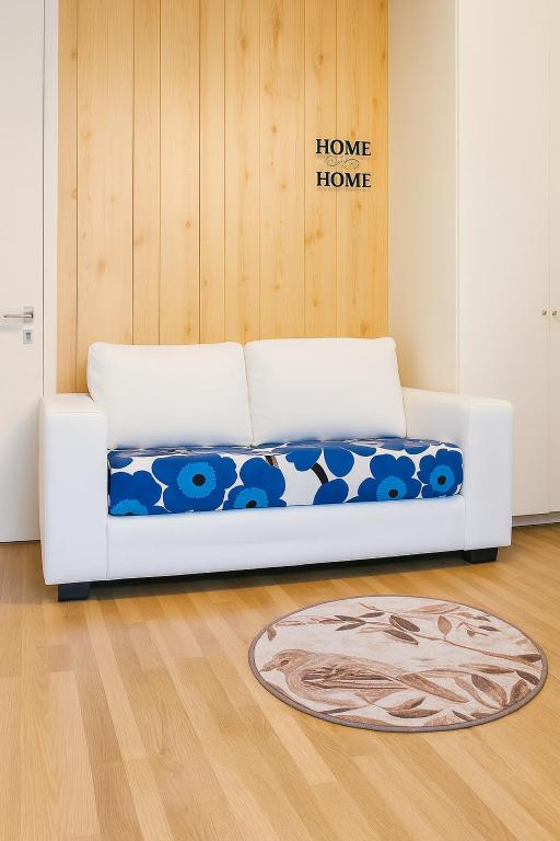 Cozy 2-Bedroom Apartment- 300m to Metro & Shops - Chambres d'hôtes Helsinki