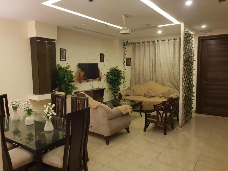 2 Bed Luxury Furnished Apartment In DHA Phase 8-Lahore - Bed and Breakfast Lahore