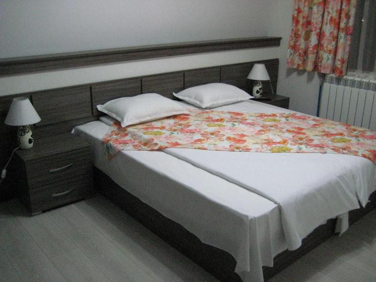 Къща за гости Семейство Петрови - Bed and Breakfast Kalofer