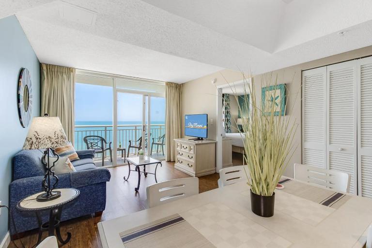 2ND Wind by StayMareni - 2Bed-2Bath Oceanfront Suite - Chambres d'hôtes Myrtle Beach