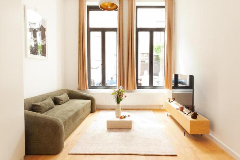 1 Bdr flat met cozy mezzanine - Bed and Breakfast Antwerpen