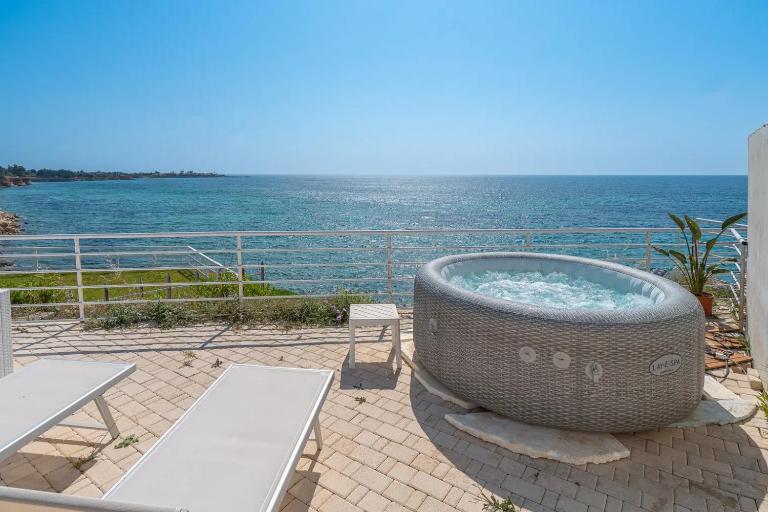Il Faraglione - Bed and Breakfast Lido di Noto