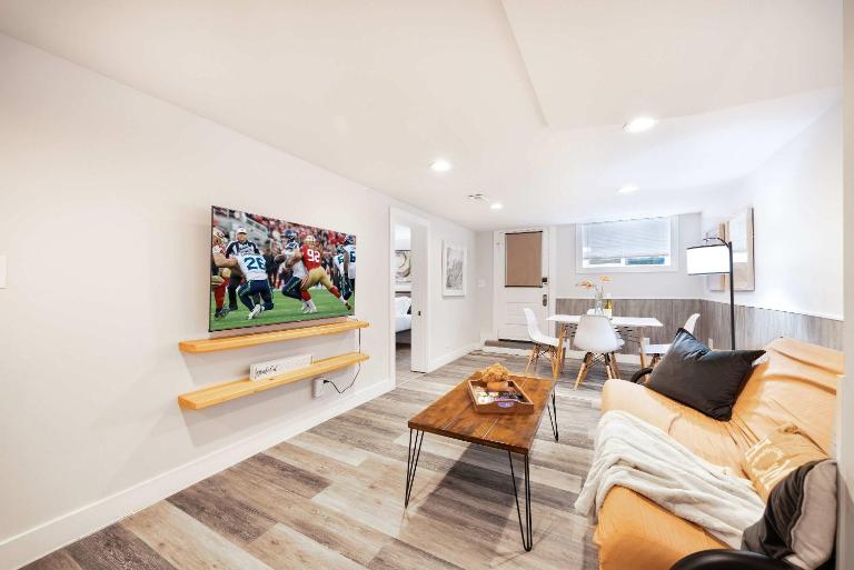 Pet Friendly 1BR Basement w Gym Near UW &Hospital - B&B Seattle