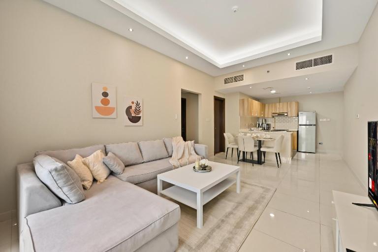 Modern Luxury 2BR Apartment In Dubai Sports City - Chambres d'hôtes Dubaï