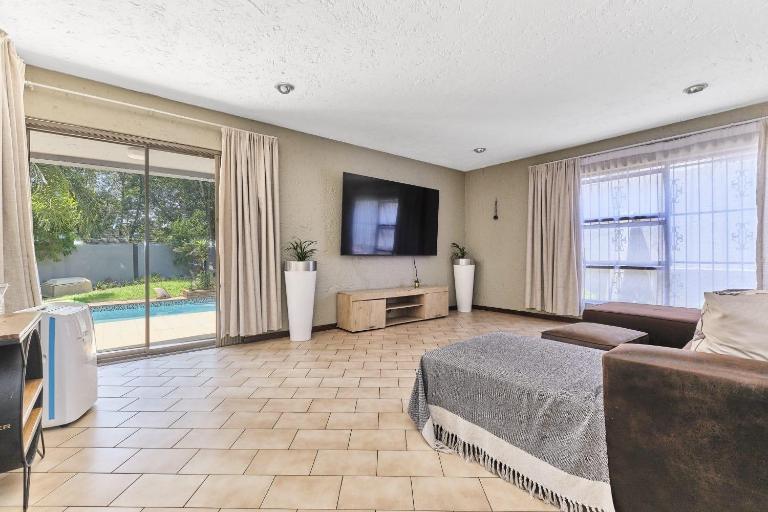 Villa Picasso - 3 Bedroom - B&B Johannesburg