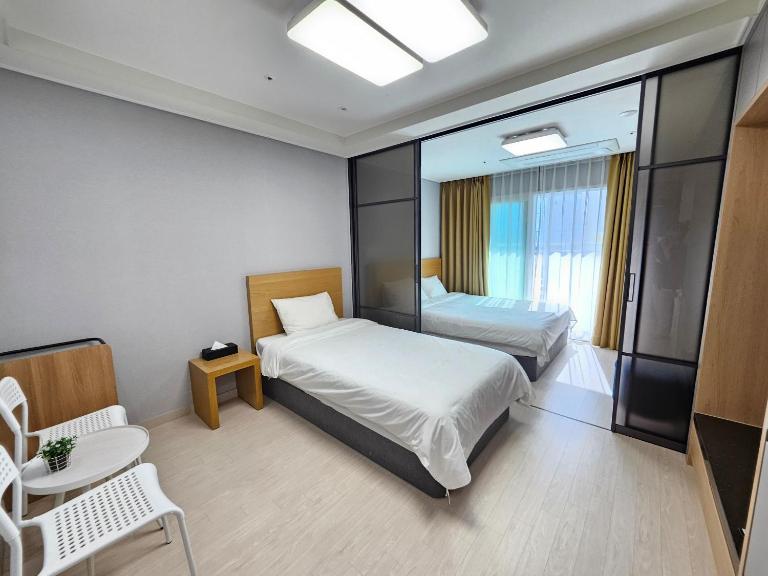 여수호텔 퍼스트시티 430호 트윈 하프오션뷰 - B&B Ungdong
