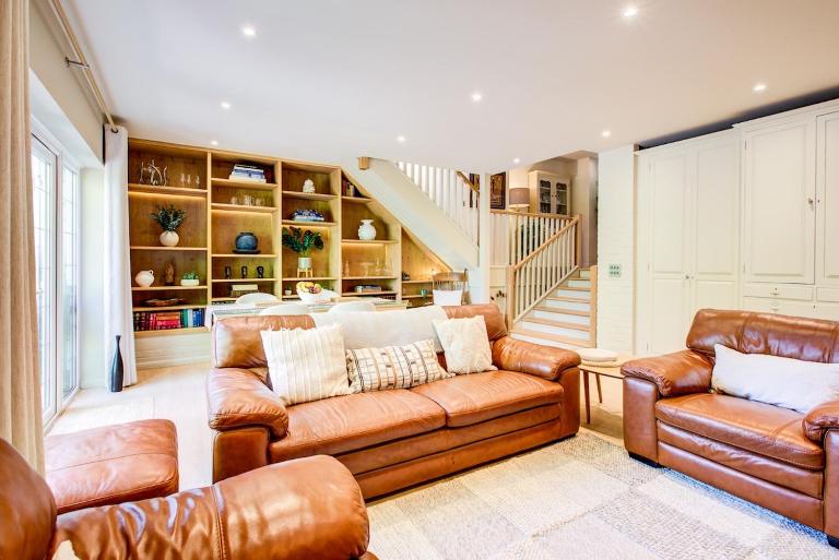 Luxury Home, spectacular grounds, pool & hot tub - Ferienwohnung Woodmancote