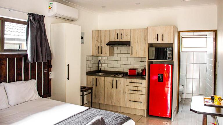 Sunbird Self-Catering Unit 11 - B&B Richards Bay