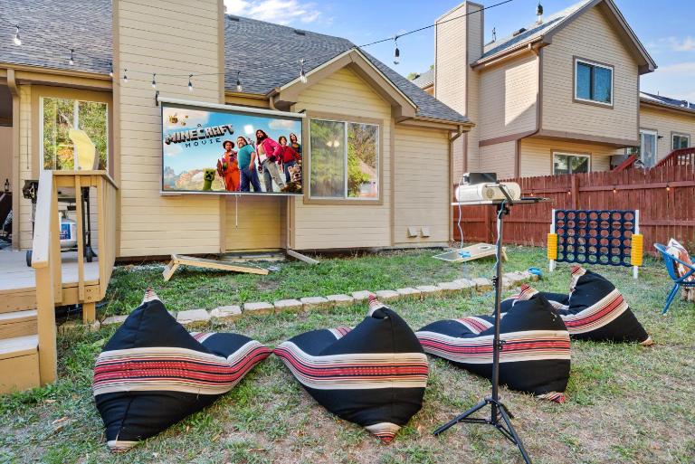 Game Room Paradise, Firepit & Outdoor Movies - B&B Arvada