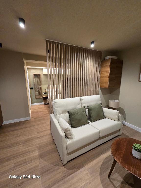 Lhome Sevilla Triana - B&B Seville