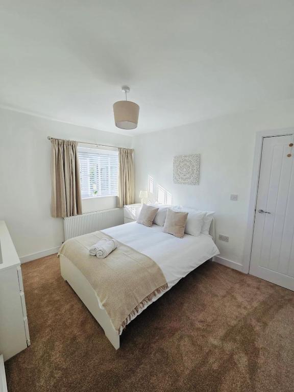 3 Bedroom Village Stay - Contractor and Professional Friendly Extended Stay Workspace - Bed and Breakfast Kippax