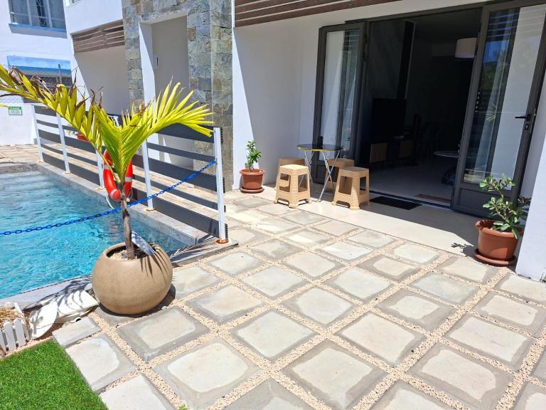 Freesia 3 Apartment - Pool, 3min Walk to Beach & Shops - Ferienwohnung Trou aux Biches