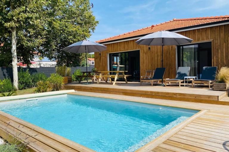 Cabane De Brice in Ares with pool - B&B Arès