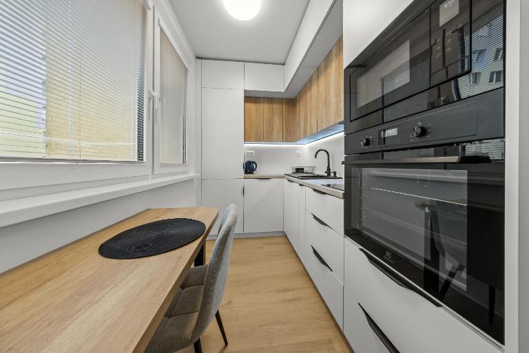 Stylish New Apartment with Parking Place - Chambres d'hôtes Bratislava