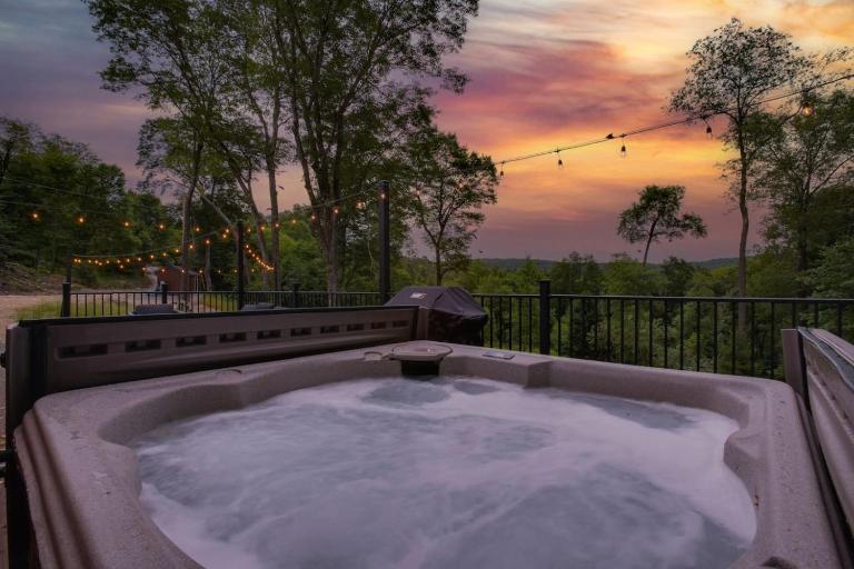 Hidden Creek Hideaway, Hot Tub - Ferienwohnung Shippenville