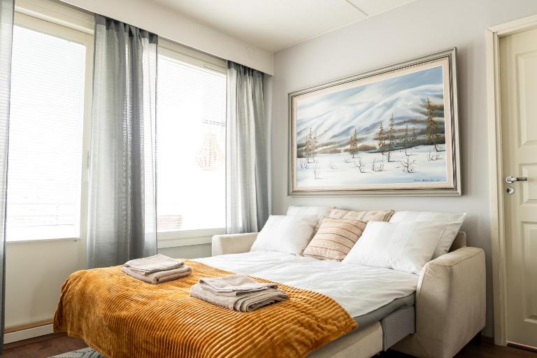 Cozy City Apartment with Private Sauna and Parking - Chambres d'hôtes Rovaniemi