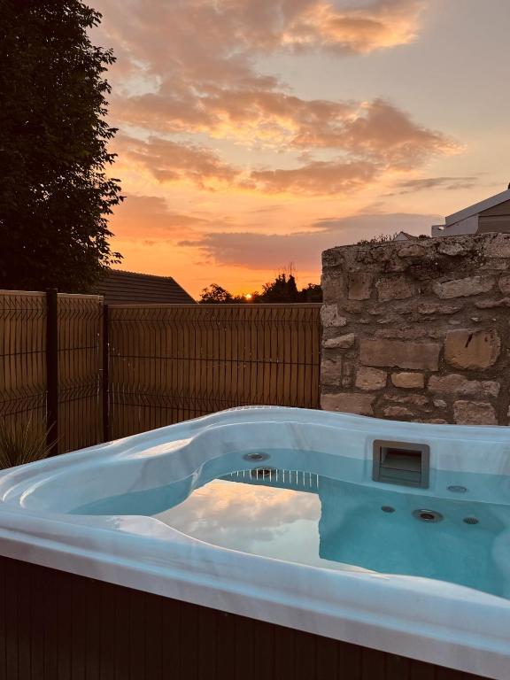 Chantilly Spa Lodge near Parc Asterix - B&B Montataire
