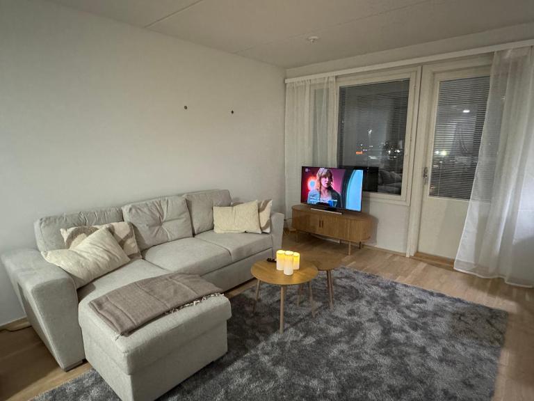 Lapland Apartments I with private sauna, wifi and parking next to the railway station - B&B Rovaniemi