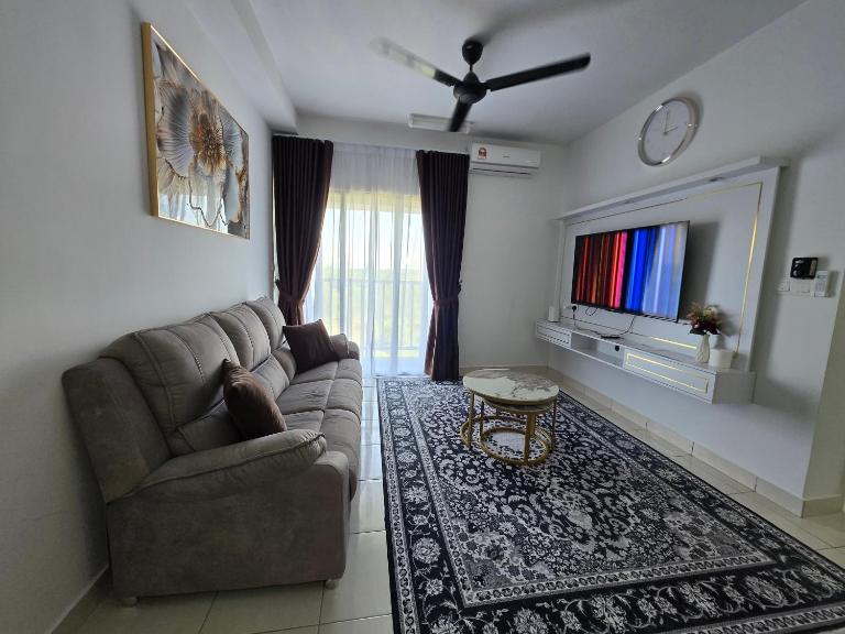 Alanis Suite KLIA With Neflix - Chambres d'hôtes Sepang