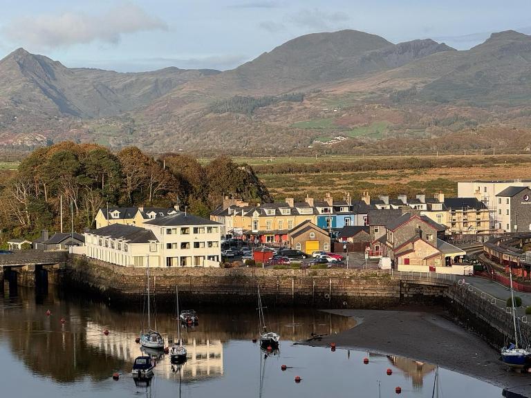 River's Edge Penthouse - B&B Porthmadog