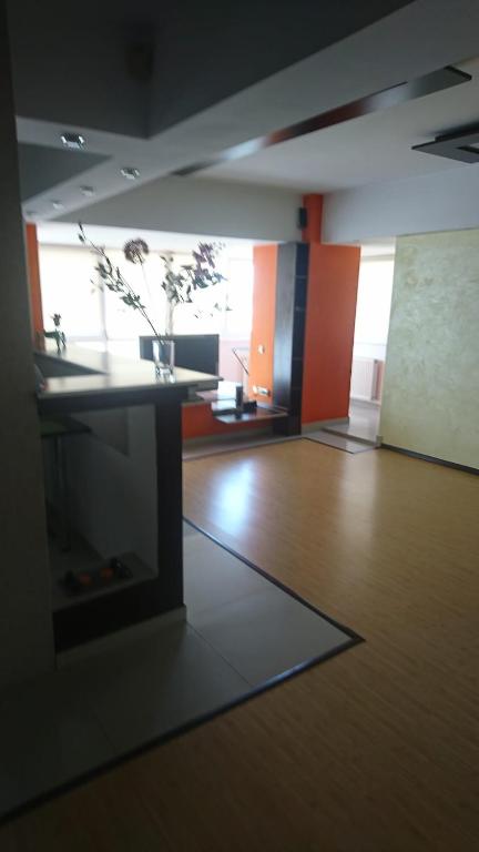 Apartament modern 3 camere ultracentral McDonalds Orange - B&B Craiova