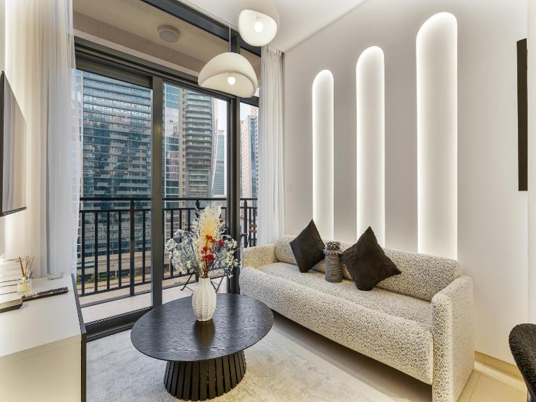 Luxurious Escape - ZADA TOWER - Close to Dubai Mall & Burj Khalifa - Bed and Breakfast Dubai
