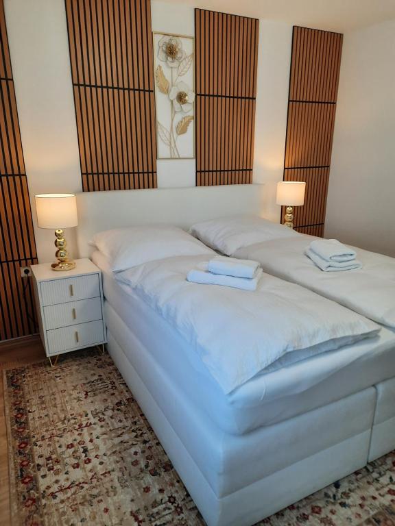 Moderne 3Zimmer Wohnung, in Königsbrunn bei Augsburg - B&B Königsbrunn