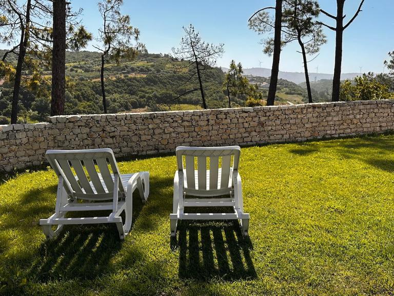 Mountain View 2 Bedroom Chalet - B&B Alcobaça