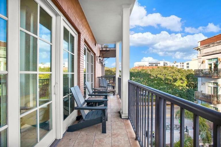 Charm on Bay - B&B Savannah