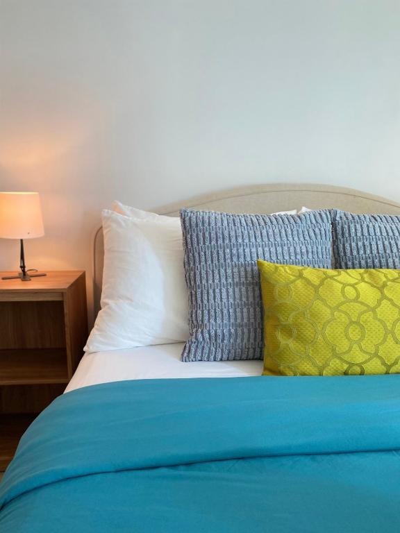 Uptown Parksuites Posh Modern Minimalist - Bed and Breakfast Manilla