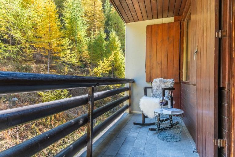 HelloCHALET Le Bois du Cervin - Matterhorn View, Ski-In Ski-Out - Bed and Breakfast Breuil-Cervinia