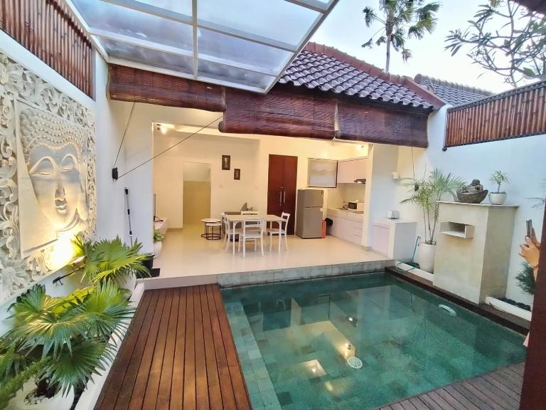 THE LIONS ZEN VILLA - B&B Kerobokan