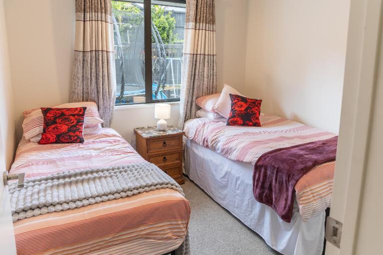 New two Bedroom house attached to main house - B&B Pukekohe East