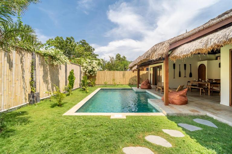 Villa Krilu - Spacious private 2-bedroom & pool - B&B Gili Air