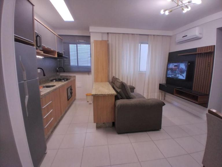 Clube do Mar-rua 224-Itapema Meia Praia Apt 102 B - Bed and Breakfast Itapema